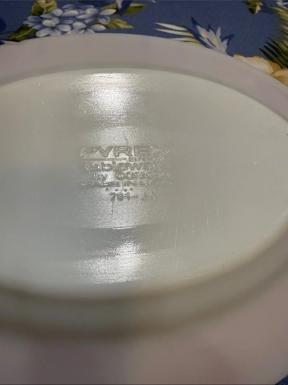 Pyrex Red Laurel Leaf Plate